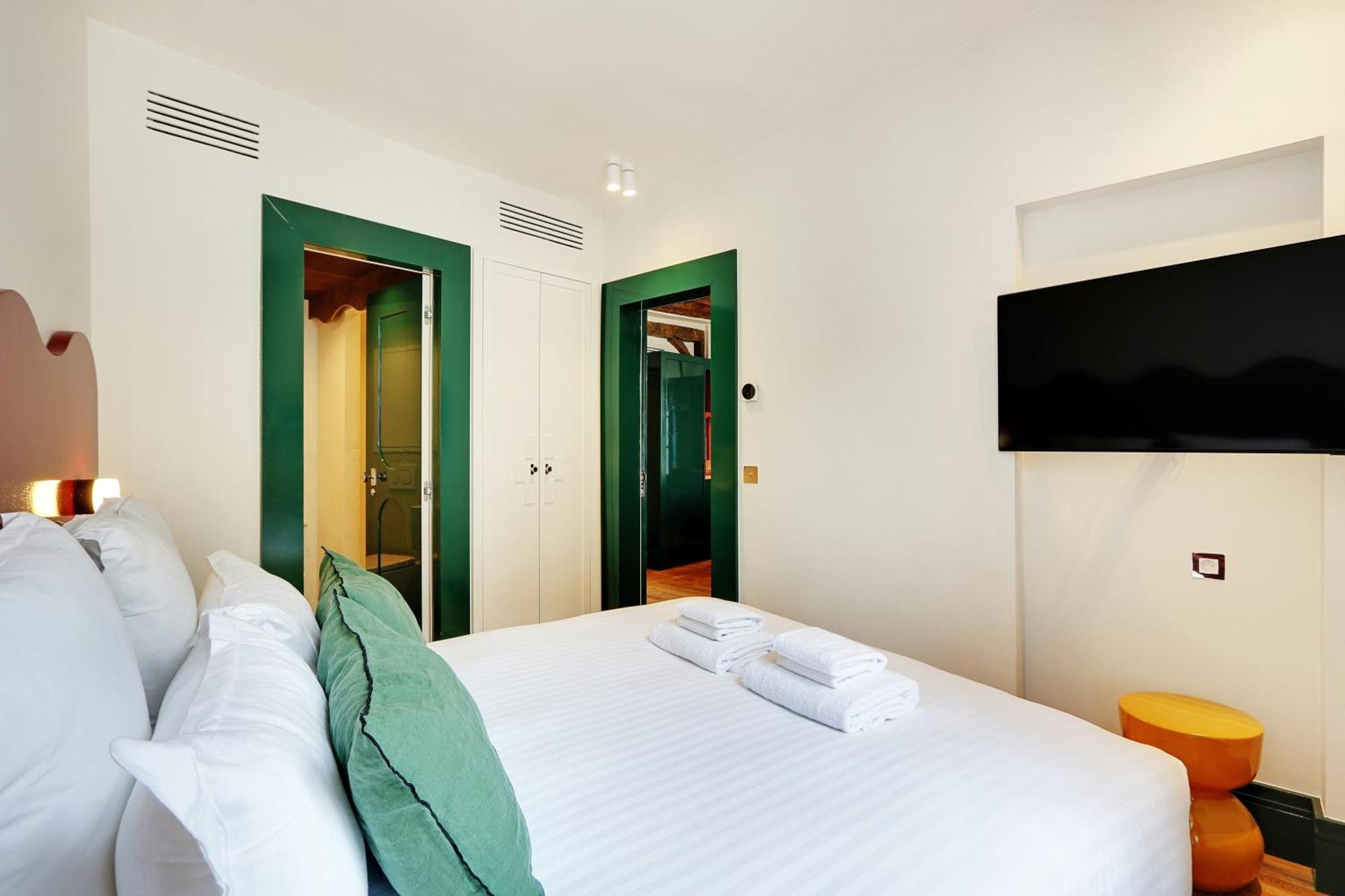 Paris Home Collection Serviced Apartments In Notre Dame - Rue Savoie Екстер'єр фото
